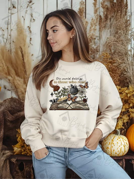 The World Belongs to those Who Read Cottagecore | Sweatshirt Unisex Crewneck